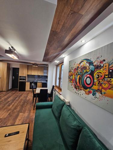 Radom Apartment | LUXURY GREEN APARTMENT by Marta
