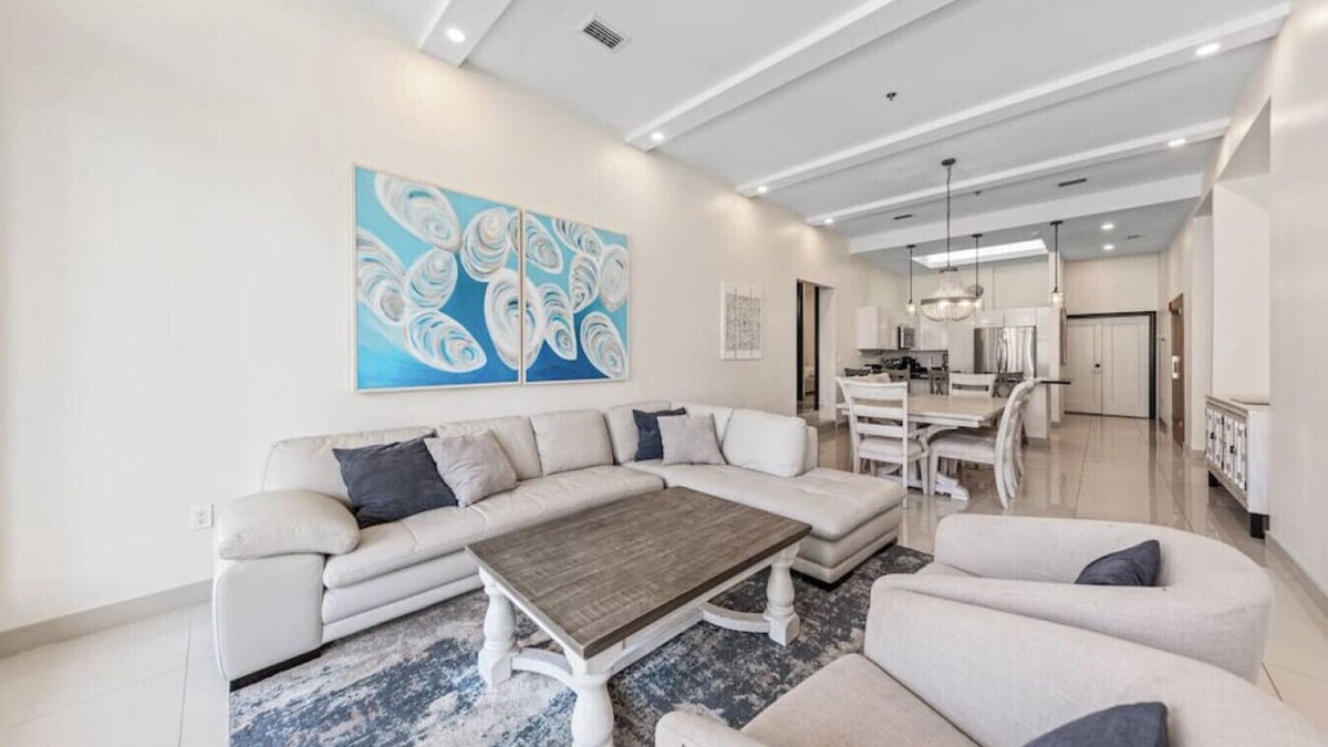 South Padre Island Apartment | Luxury Ground Beachfront Condo Solare 103