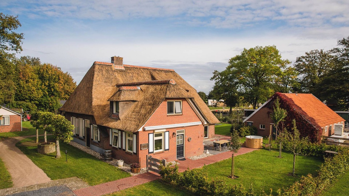 Zuna Resort | Luxury group accommodation for 14 people