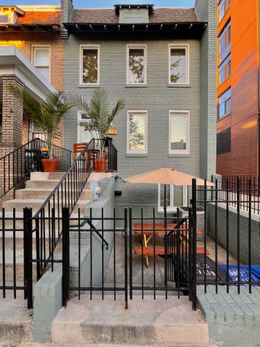 Near Northeast Apartment | Luxury Group Retreat in Heart of DC!