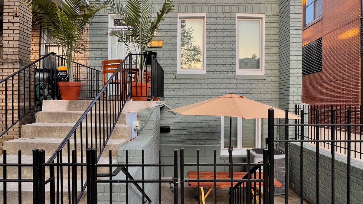 Near Northeast Apartment | Luxury Group Retreat in Heart of DC!