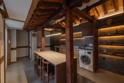 Sajik-dong Villa | Luxury Hanok MOOD-AM