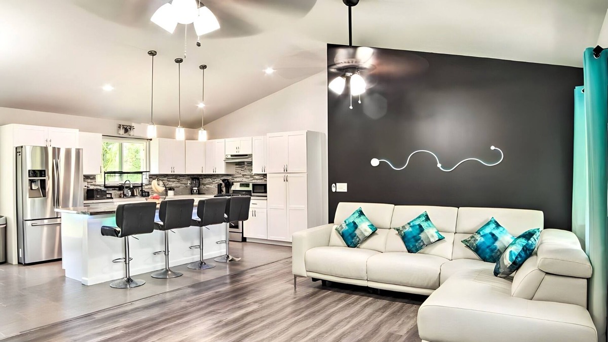 Keaau House | Luxury Hawaii Getaway: Close To Beach & Ocean 3 Bedroom Home by RedAwning