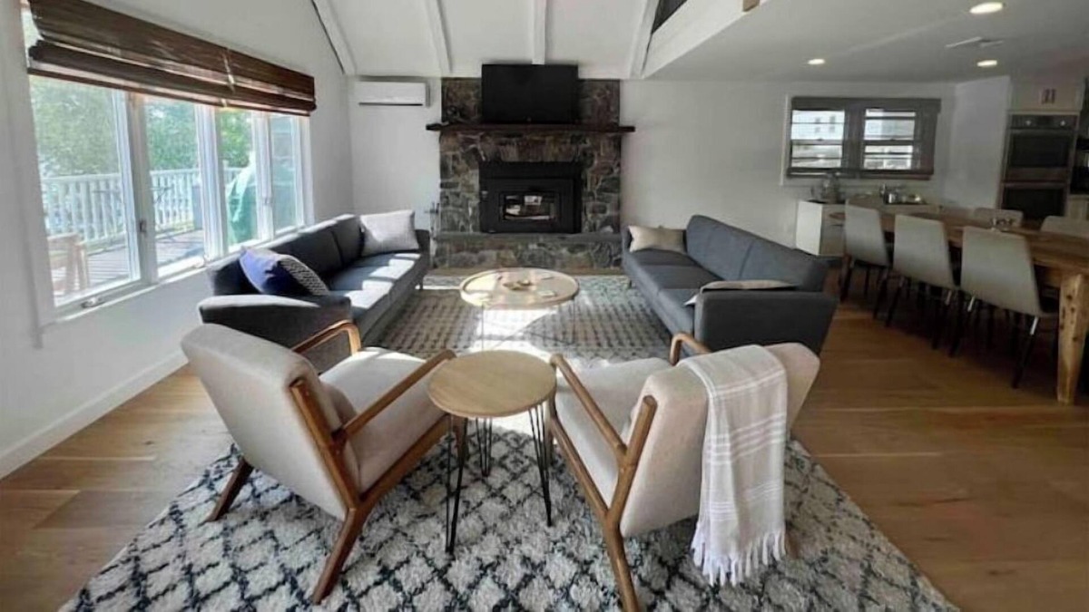 Winchester House | Luxury Highland Lake Waterfront