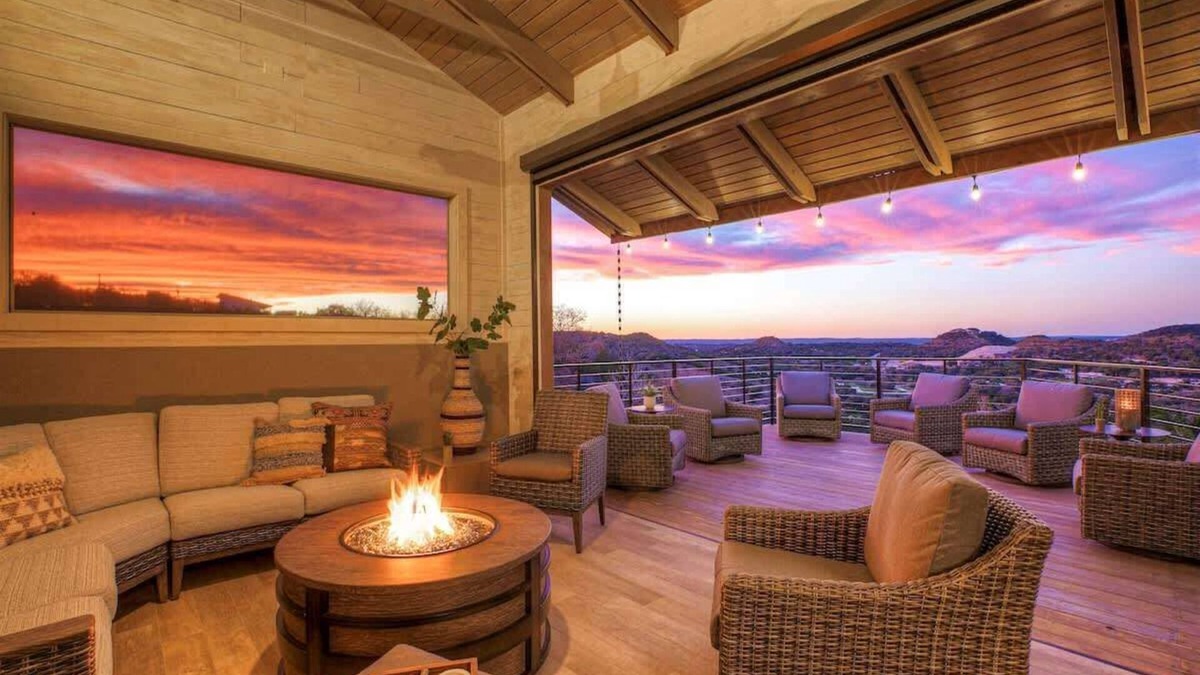 New Braunfels Villa | Luxury Hill Country Villa w/Pool-Hot-tub-Views