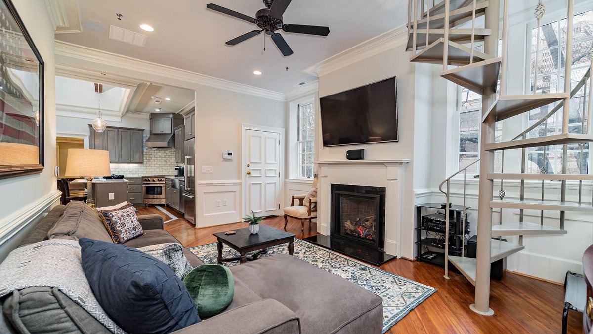 Greenville Downtown Condo | Luxury Historic 2BR/2BA Loft on North Main St Gvl