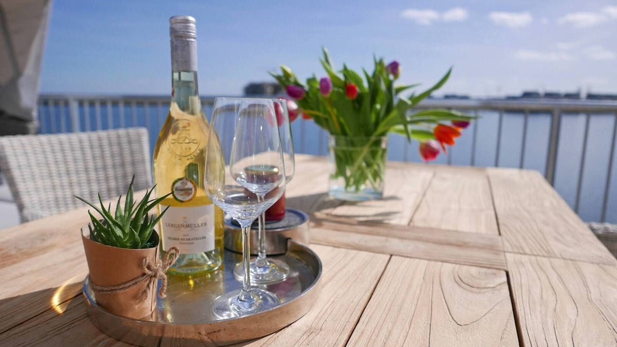 Olpenitz Apartment | Luxury holiday apartment "Marina Lounge" in the Baltic Sea resort of Olpenitz for couples and families with a fantastic view of the water in all directions and high-quality furnishings for your well-deserved vacation