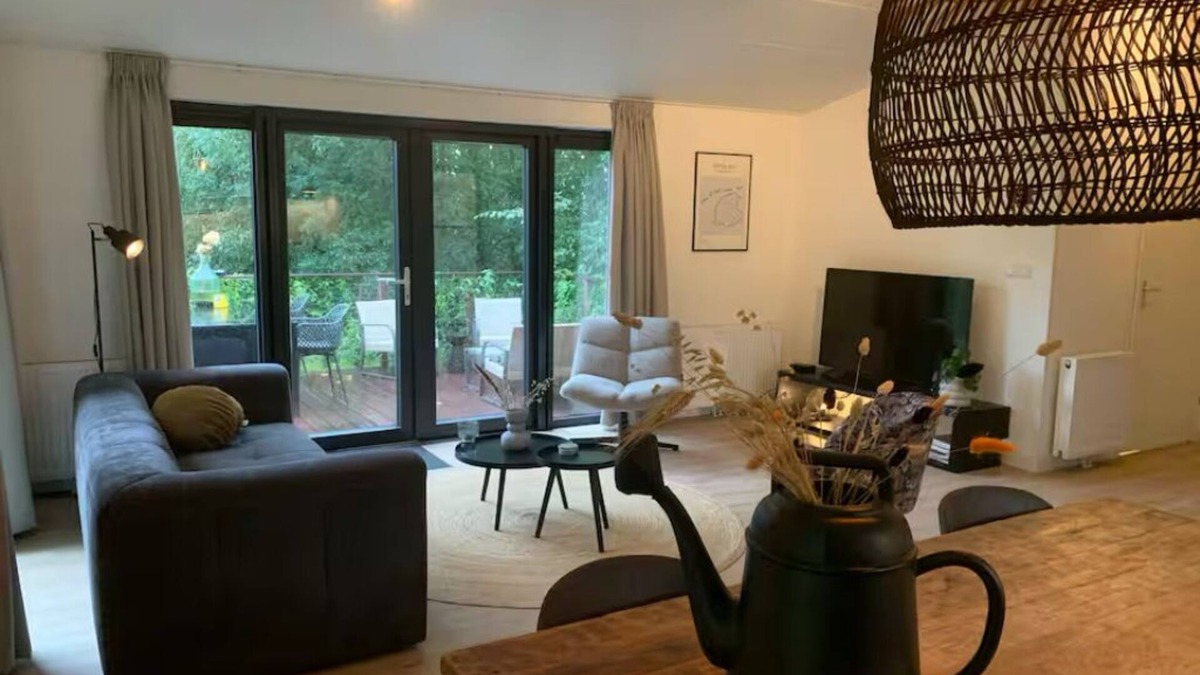 Pingjum House | Luxury holiday cottage, stunning views, and hot tub.
