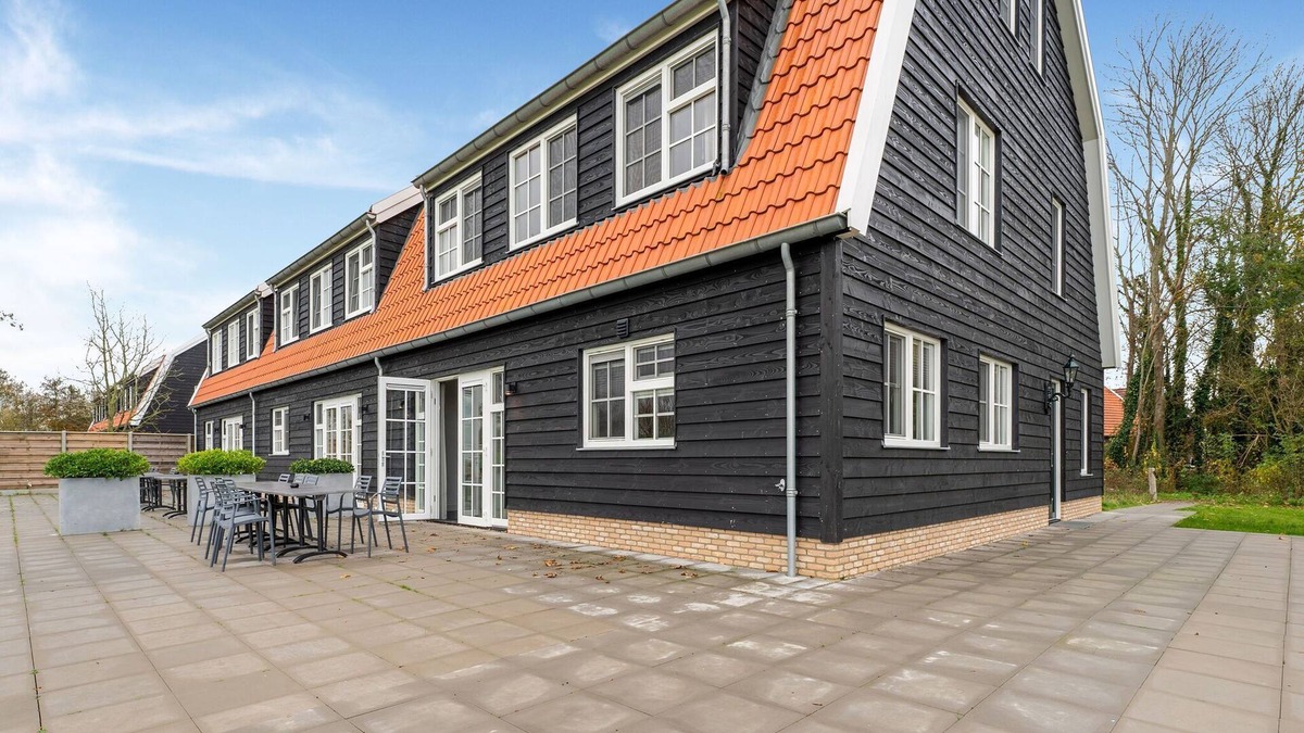 Den Burg House | Luxury holiday home in Den Burg with a whirlpool