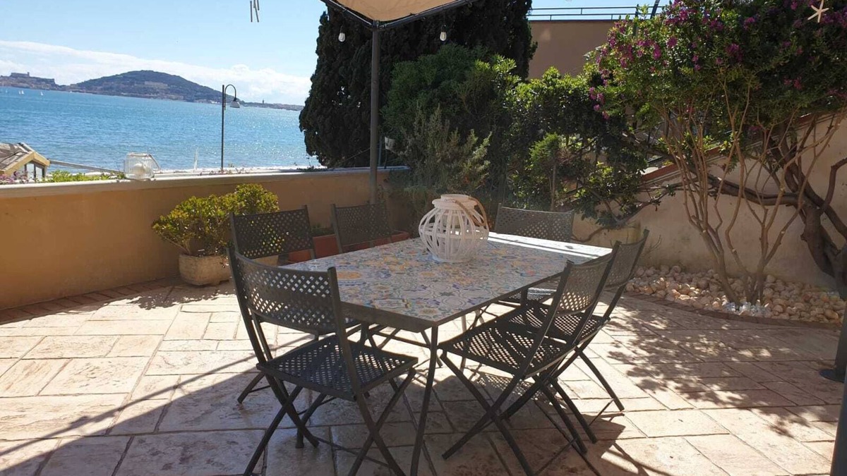 Formia House | LUXURY HOLIDAY HOUSE FRONT OF SEA FORMIA VINDICIO