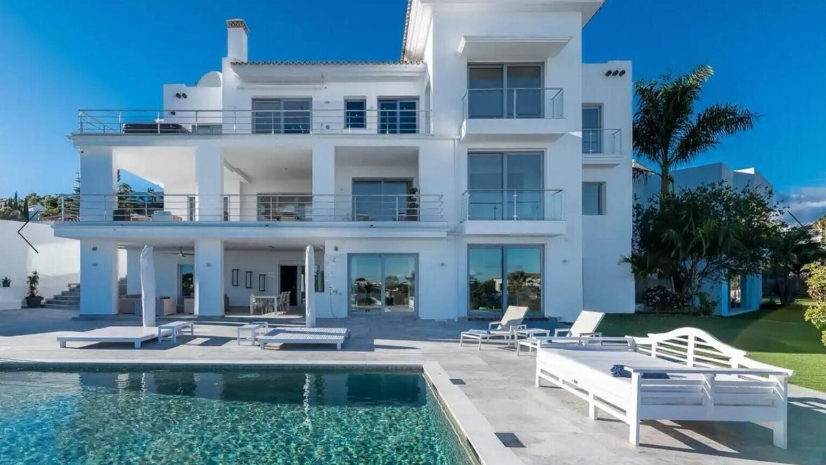 Benahavis Villa | Luxury Holiday Villa El Paraiso Alto, Benahavis, Marbella 10 bedrooms