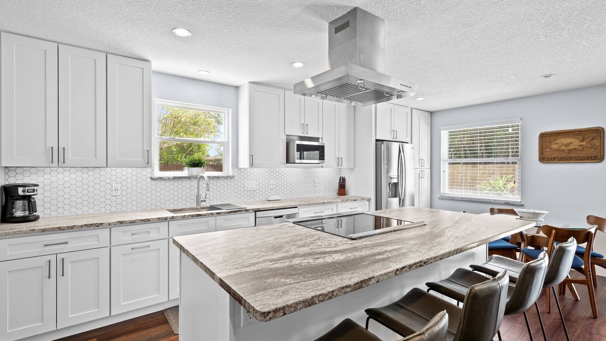 Isle of Palms House | Luxury Home 2 miles from Mayo