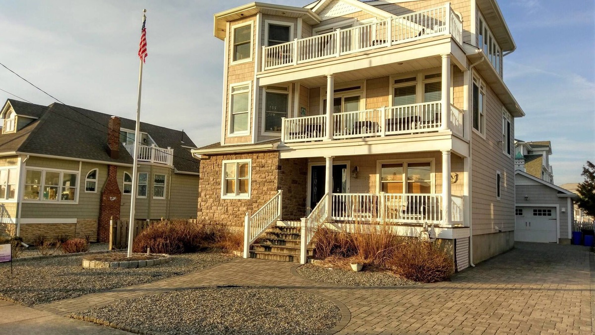 Ortley Beach House | Luxury home 2 off ocean ~ plus separate apartment, central air, deck views