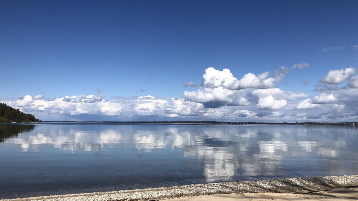 Traverse City House | Luxury home and private beach located on the Old Mission Peninsula