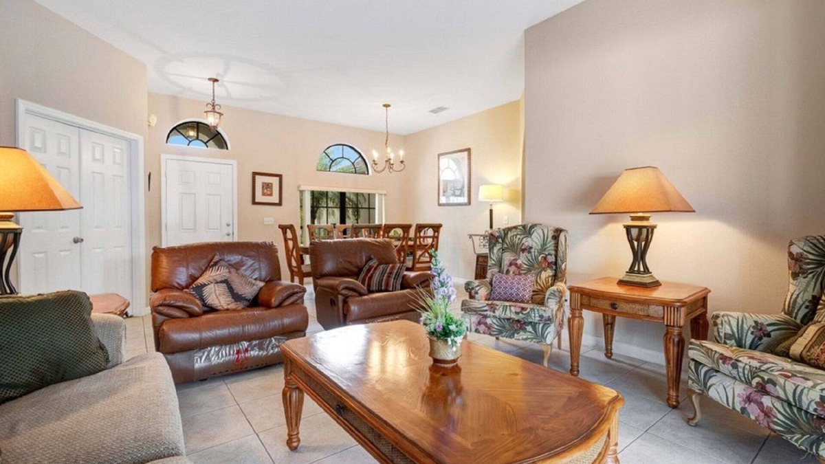 Legacy Park Villa | Luxury Home, Arcade, Heated Private Pool Free, Near Disneyland. Pet Friendly.