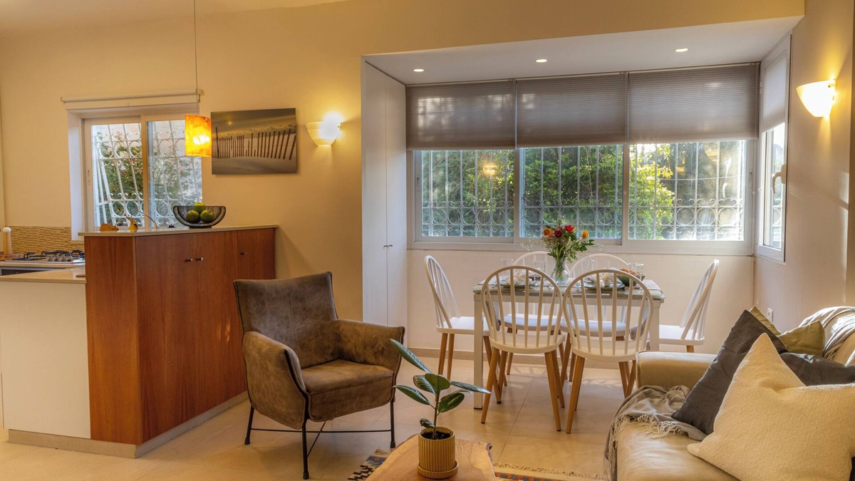 Emek Refaim Apartment | Luxury Home in the German Colony