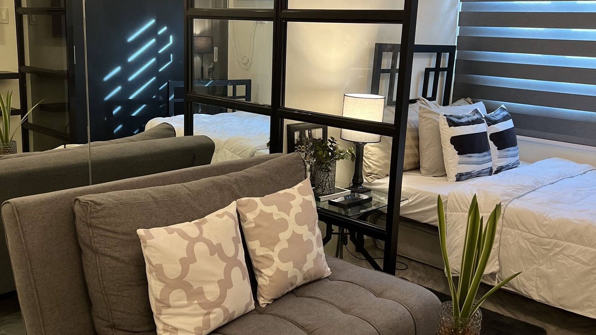 Diliman Condo | LUXURY HOME IN THE CITY. Located at the center of the City.