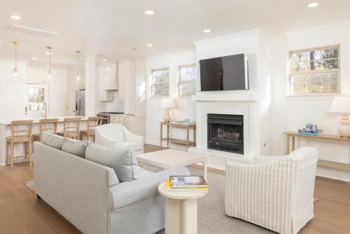 Fayetteville House | Luxury Home next to U of A Dickson St & downtown