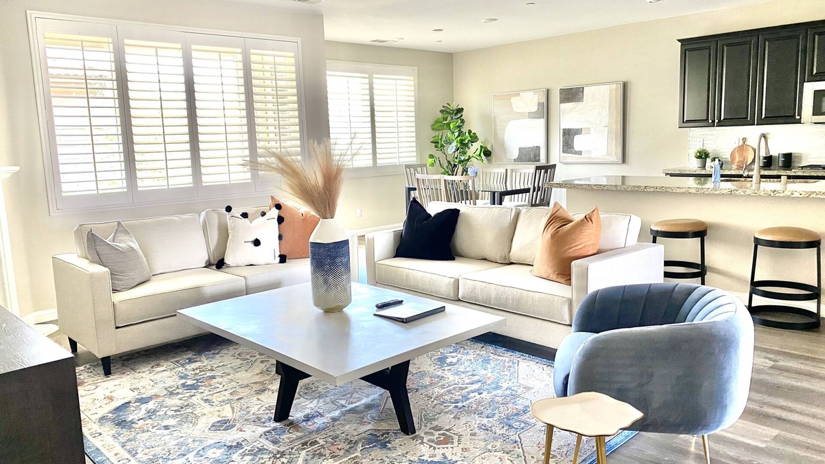 Mira Loma House | Luxury Home Perfect for Getaway