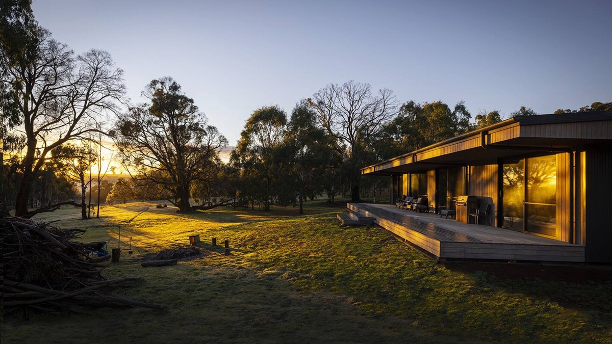 Woodend House | Luxury home set on 20 acres of secluded bushland.