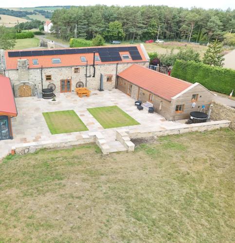 Crook House | Luxury Home, The Residence Sleeps 10, 2 Hot Tubs & Scenic Views near Durham & Bishop Auckland