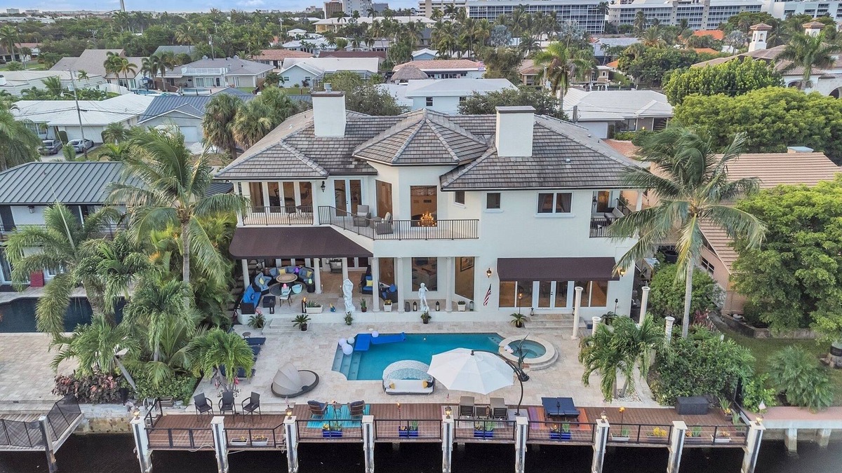 East Fort Lauderdale Villa | Luxury Home Villa D' Amore Southern Florida Paradise sleeps 10 by RedAwning