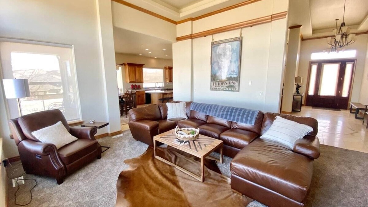 Pocatello House | Luxury home w a View- biking and hiking near