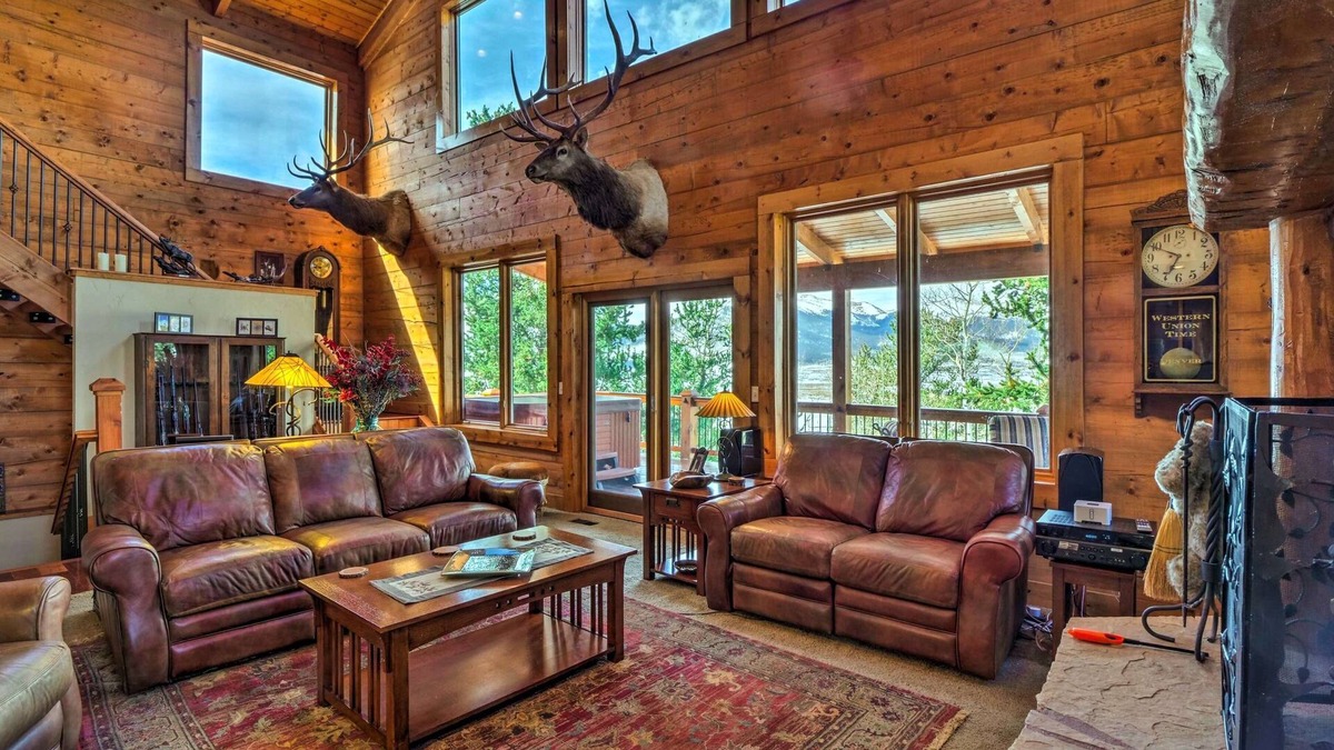 Michigan Hill House | Luxury Home w/Mountain Views, Hot Tub & Grill by RedAwning