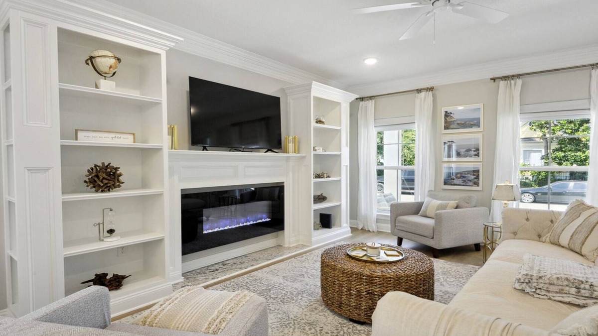 Gulfport House | Luxury Home Walk to Beach/Restaurants EV Charger/new construction built 2022