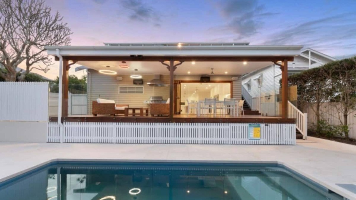 Clayfield House | Luxury Home with Magnesium Pool