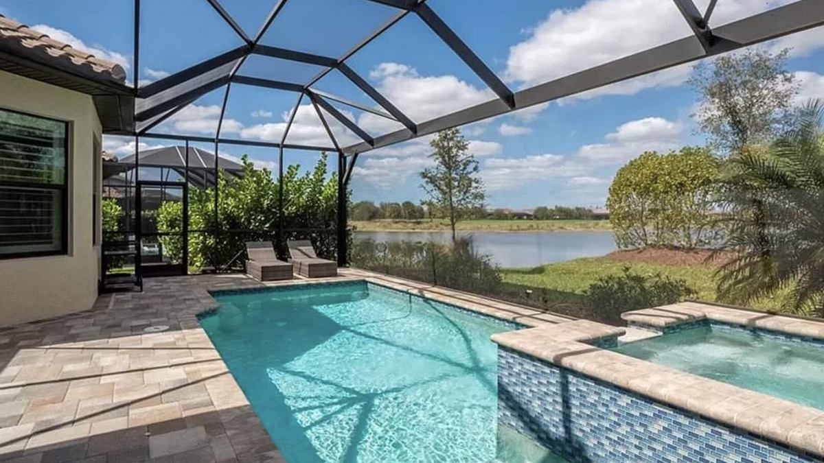 Naples House | Luxury Home with private pool, water view. WITH GOLF!