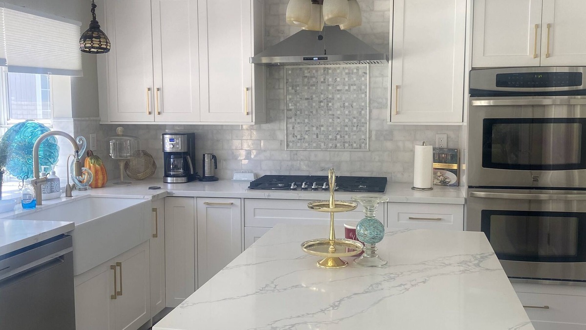 Santa Clarita House | Luxury House in Santa Clarita with Pool and Jacuzzi