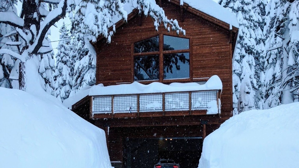 Truckee House | Luxury house w/3 Master Suites, Chefs Kitchen, Tahoe Donner