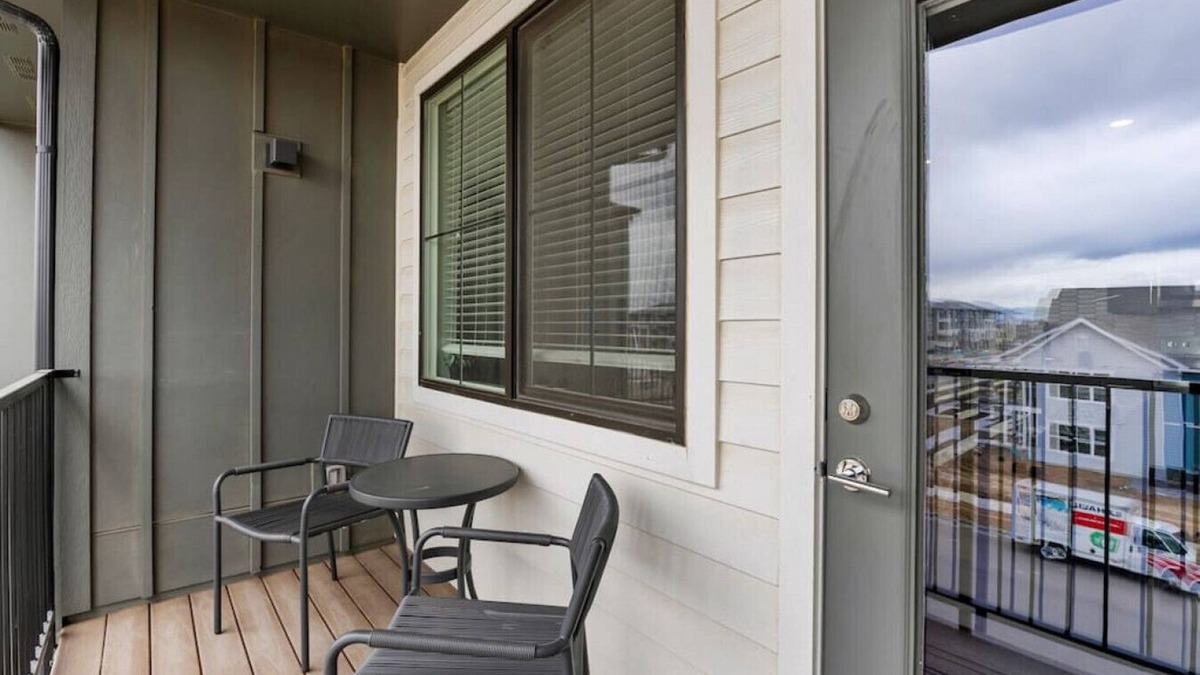 Dupont Apartment | Luxury in East Denver