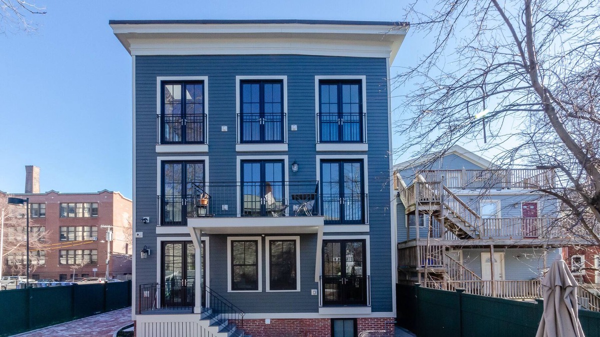 Central Square Condo | Luxury in the city. Parking. Walk to MIT and Harvard, now booking summer 2025