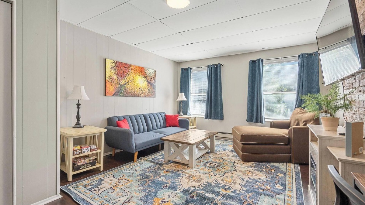 Wilmington Apartment | Luxury in the Heart of Downtown Wilmington, Minutes from WEC