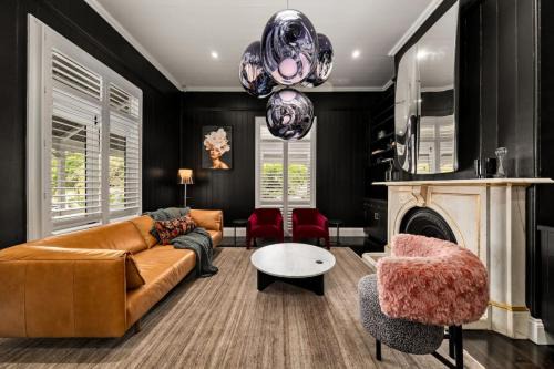 Kangaroo Point House | Luxury Inner City Heritage House
