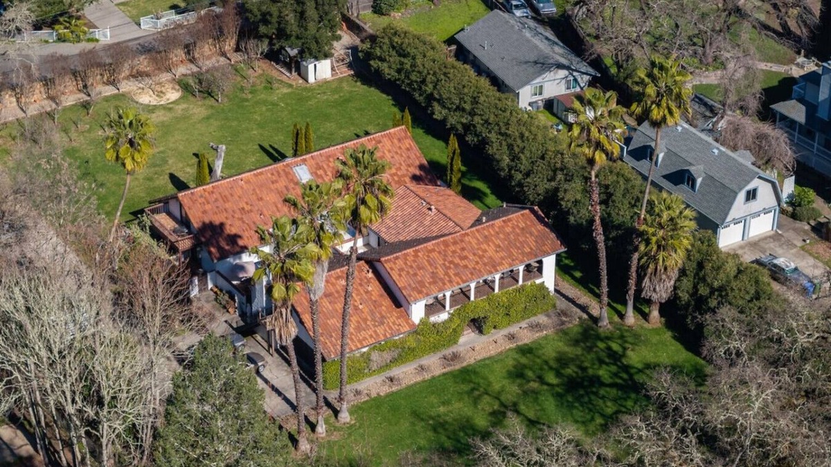 Deer Park House | Luxury Italian Wine Villa | Napa