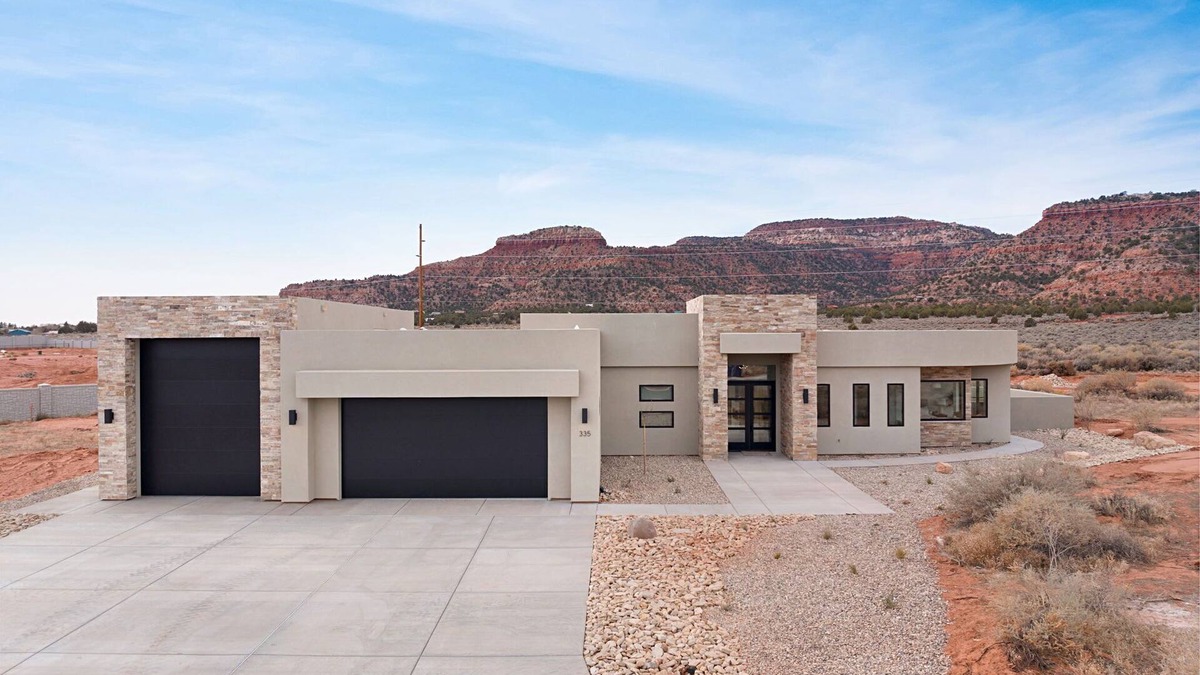 Kanab House | Luxury Kanab Retreat | Near Zion & Bryce Canyon
