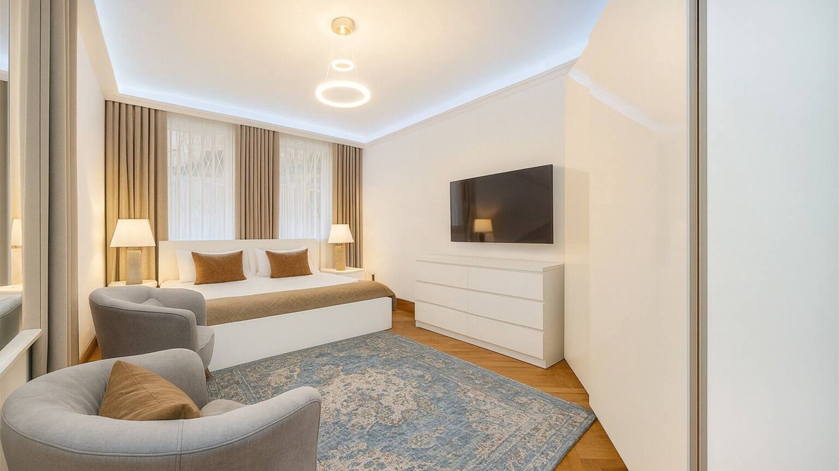 Royal Borough of Kensington and Chelsea Apartment | Luxury Kensington Apartment - 1 minute walk to High Street Kensington Station!