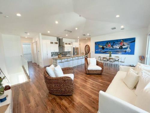 Lime Grove Estates House | Luxury Key Largo Ocean View Pool Jacuzzi Home with Boat Slip