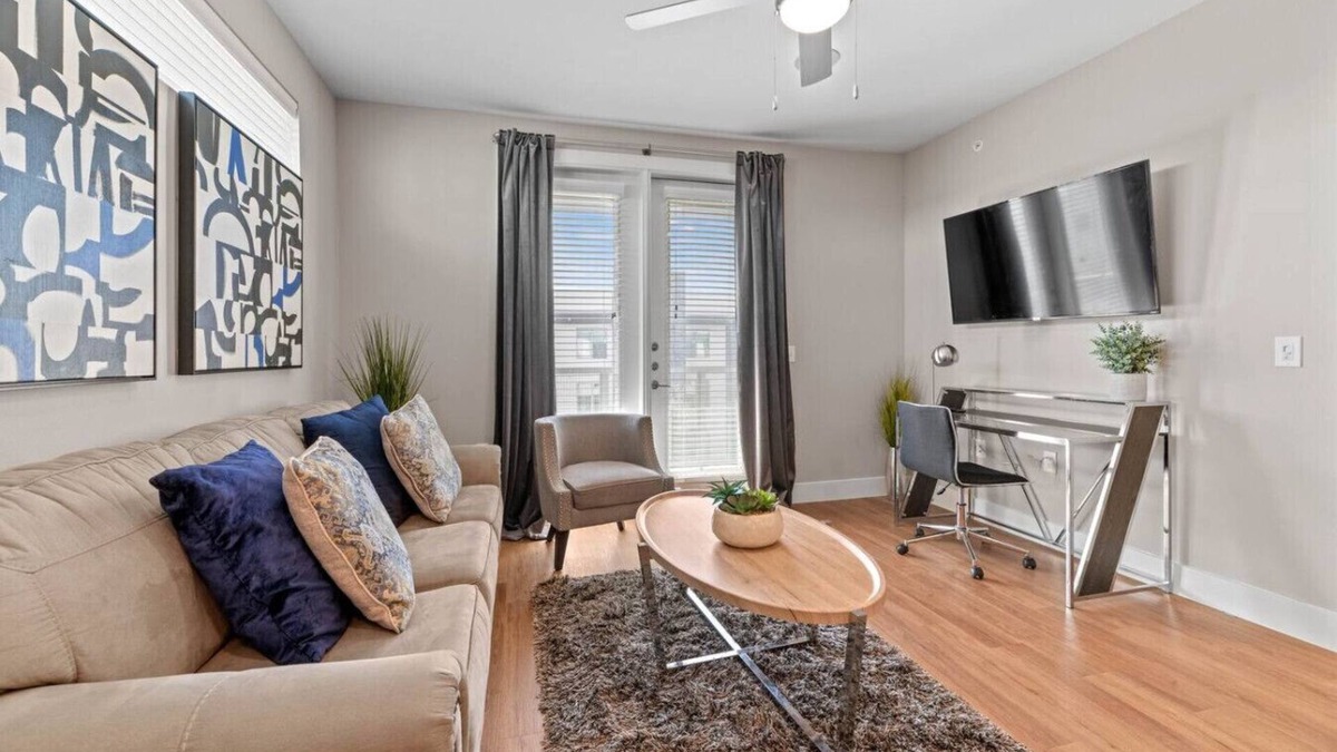 Fort Worth Apartment | Luxury King 1BD | Pool+Gym+Parking+Stockyards