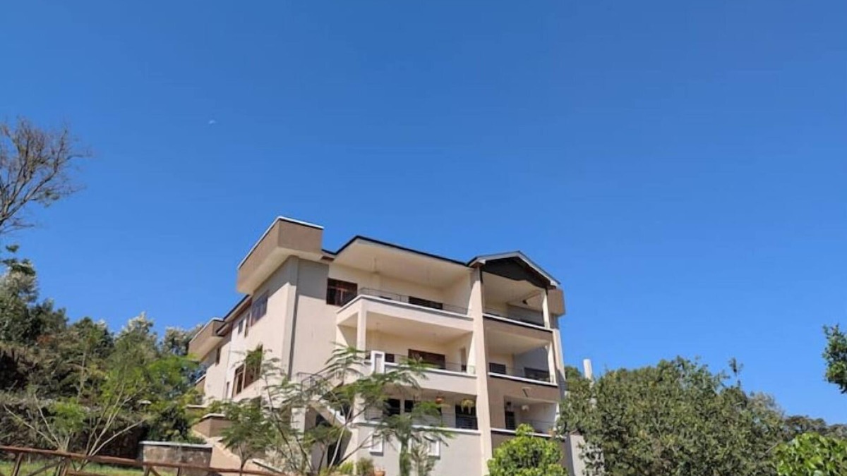 Ongata Rongai Cabin | Luxury King Room with Balcony in Karen Nairobi