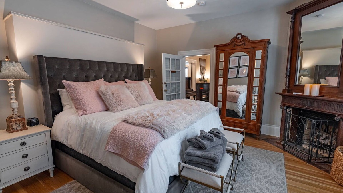 Canon City Apartment | Luxury King Suite in the heart of the Royal Gorge Region