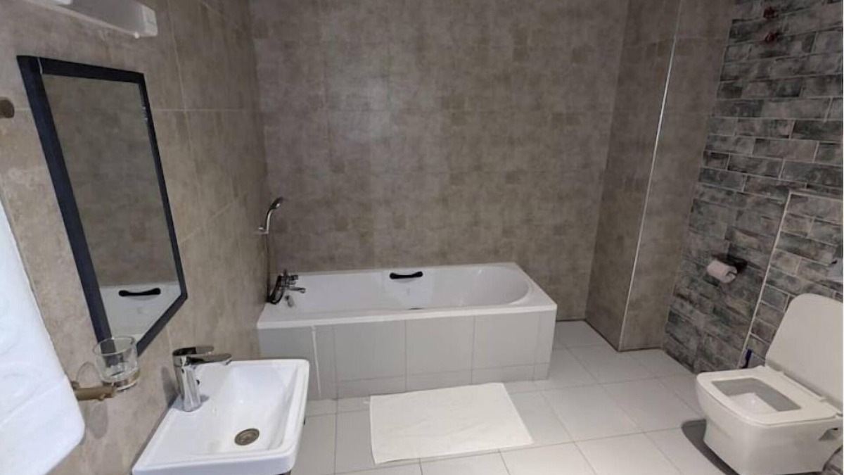 Ongata Rongai Cabin | Luxury Kingsuite Room with Balcony in Karen Nairobi + Halfboard