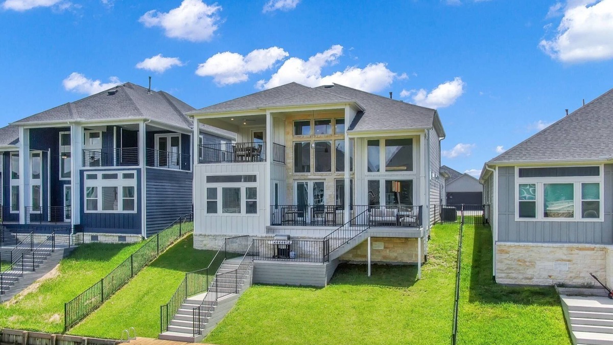 French Quarter House | Luxury Lake Conroe Retreat: 5 Bedrooms, Private Dock, Balconies & Stunning Canal Views!
