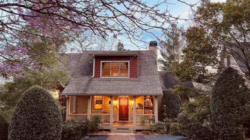 Big Canoe House | Luxury Lake House in Big Canoe/Game room/Fire Pit/Direct lake access