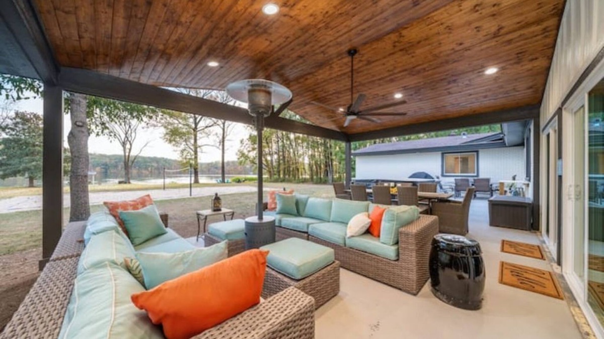 Jones Mills House | Luxury Lakefront Escape, Beach Volleyball, Kayaks, Fire Pit Hot Tub & Game Room!