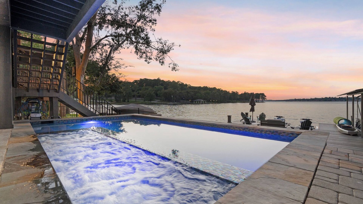 Walden on Lake Conroe House | Luxury Lakefront: Gameroom, Pool, Spa, Amenities! Sleeps 16 - Family Friendly!