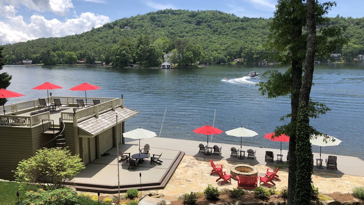 Lake Toxaway House | Luxury Lakefront Home, Fireplaces, Boathouse, Spectacular Views of the Mountains